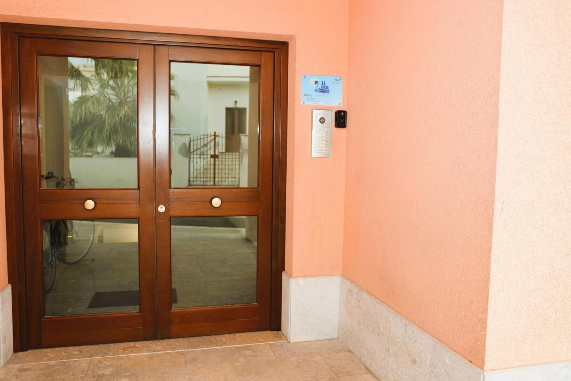Le Case Di Ciccio - Casa Girasole Lägenhet Pantelleria Exteriör bild
